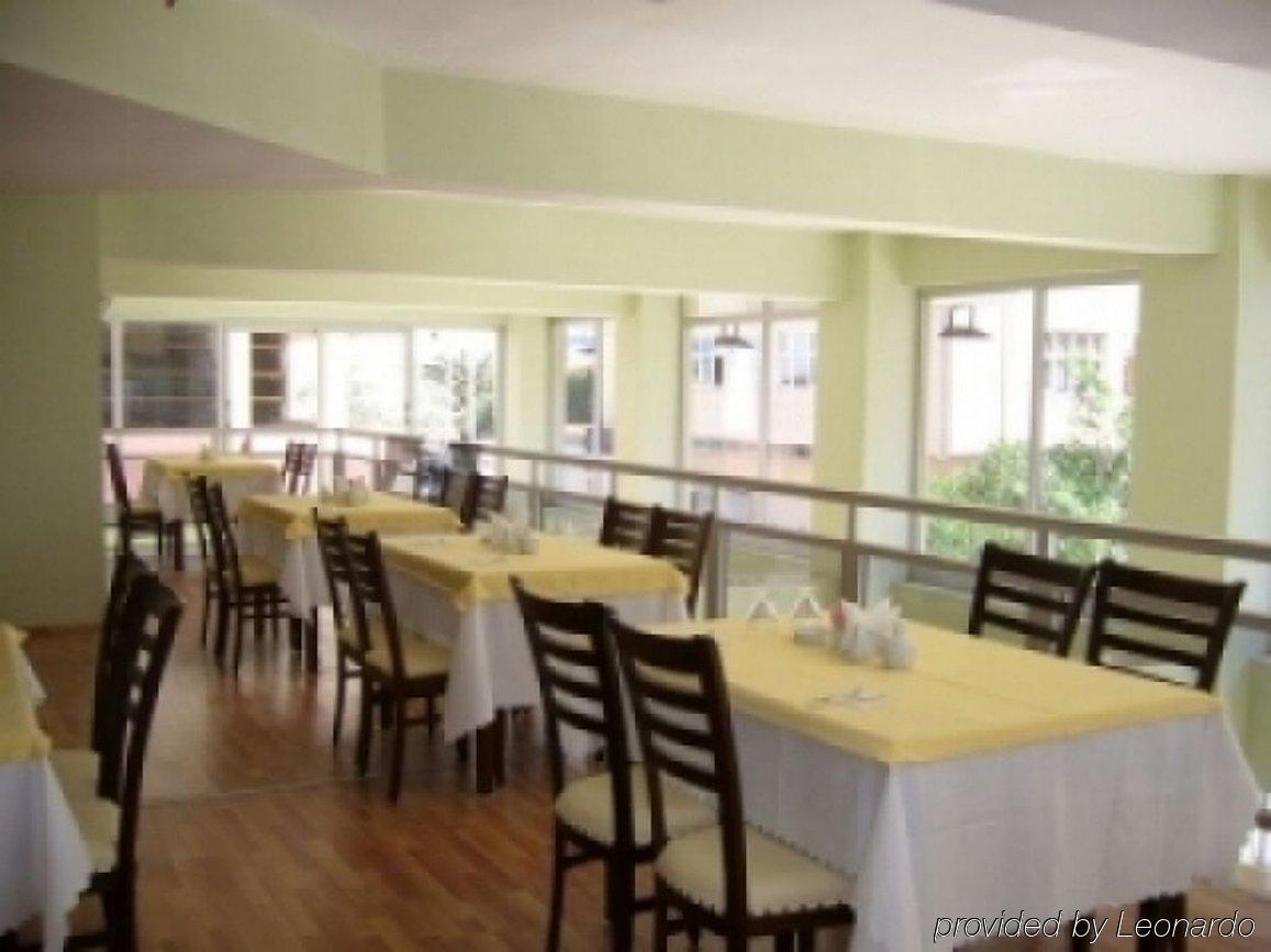 Sirin Villa Çeşme Restaurace fotografie